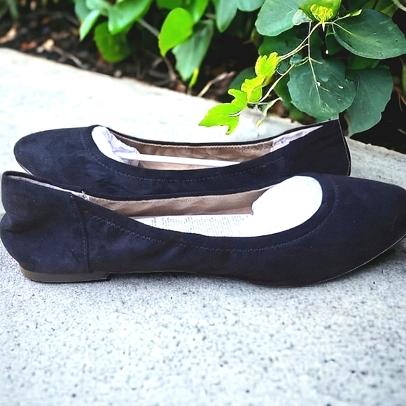 Amazon Essentials Faux Suede Ballet Flats Size 13W NWOT - Picture 1 of 8